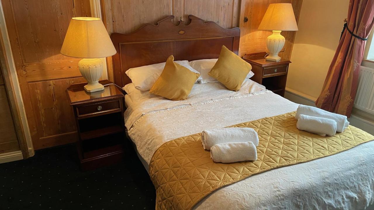 Crown Hotel Downham Market Zewnętrze zdjęcie