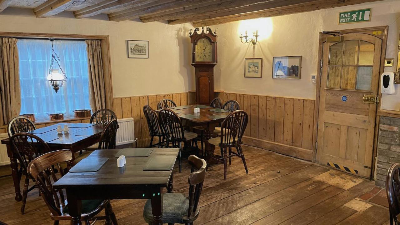 Crown Hotel Downham Market Zewnętrze zdjęcie