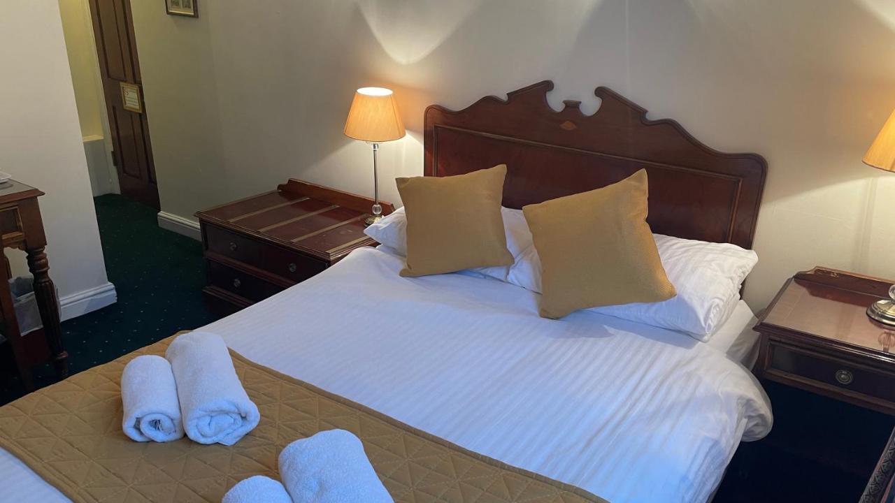 Crown Hotel Downham Market Zewnętrze zdjęcie