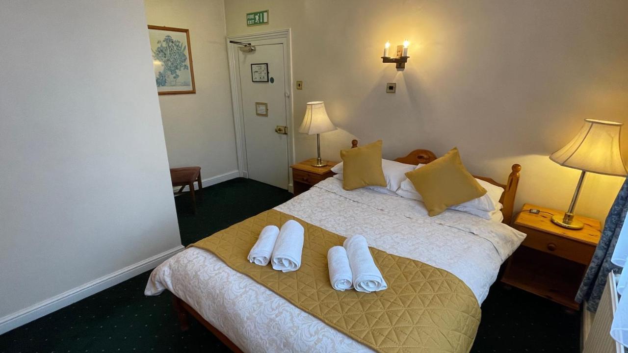 Crown Hotel Downham Market Zewnętrze zdjęcie