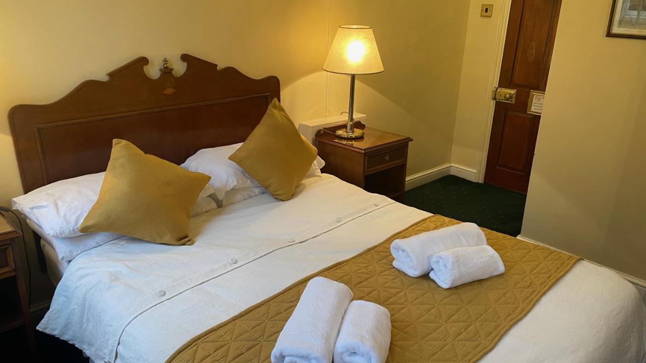 Crown Hotel Downham Market Zewnętrze zdjęcie