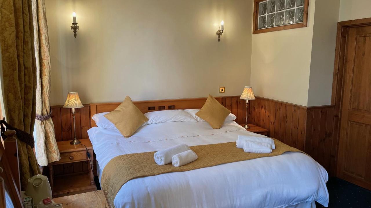 Crown Hotel Downham Market Zewnętrze zdjęcie