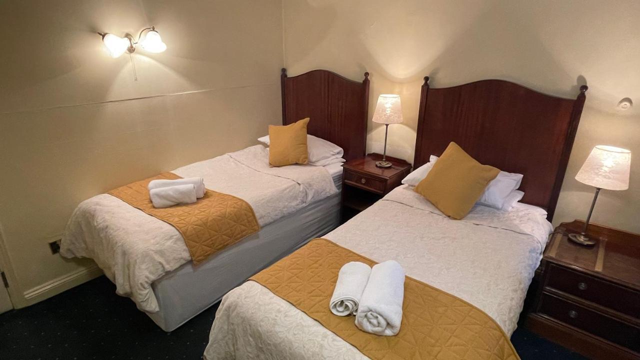 Crown Hotel Downham Market Zewnętrze zdjęcie