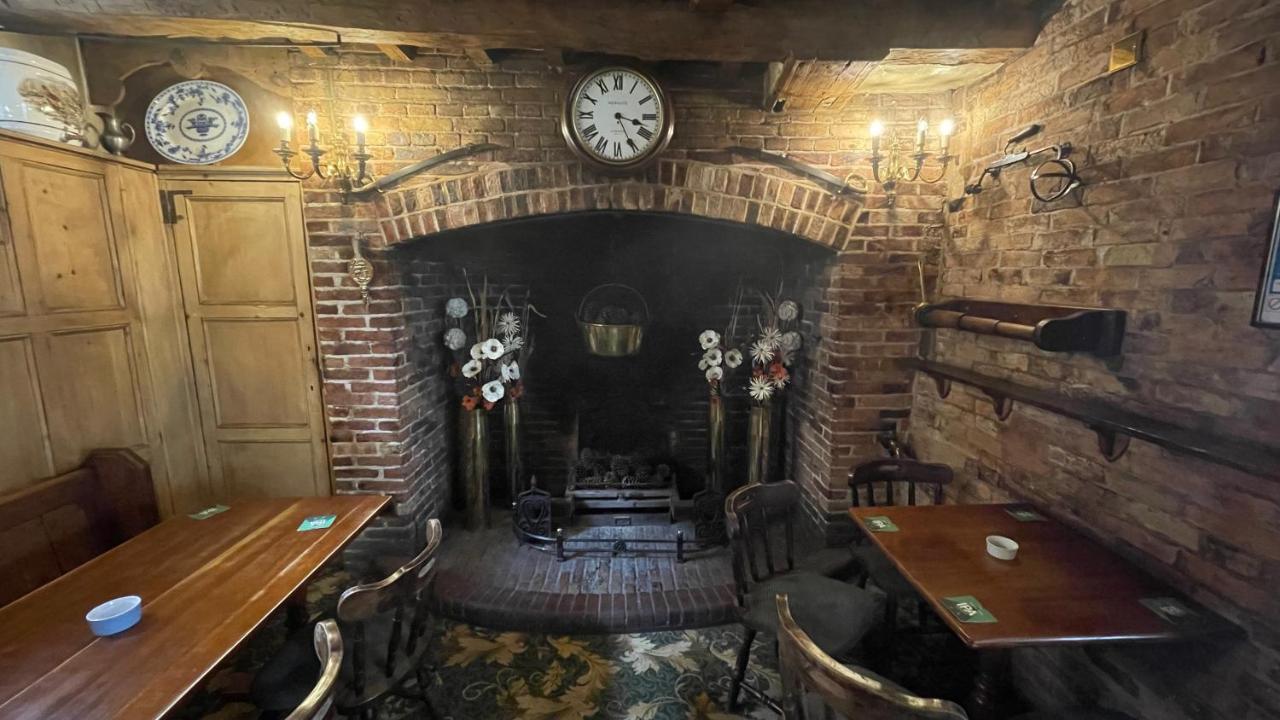 Crown Hotel Downham Market Zewnętrze zdjęcie